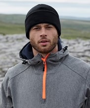 Beanie van gerecyclede fleece met omslag